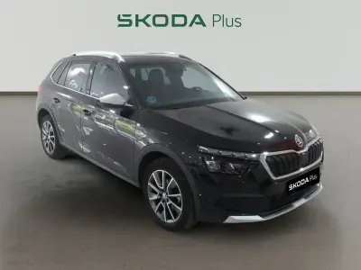 Usado Skoda Kamiq 110 CV (80 kW) 2023 Negro SUV