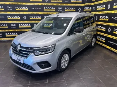 Usado Renault Kangoo Zen 95 CV (69 kW) 2022 Gris Monovolumen