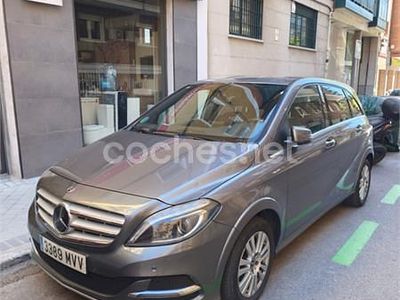 Käytetty Mercedes B200 156 HP (114 kW) 2017 Harmaa Tila-auto