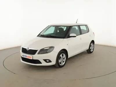 Usado Skoda Fabia Ambition 75 CV (55 kW) 2014 Blanco Berlina