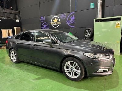 Usado Ford Mondeo Titanium 150 CV (110 kW) 2018 Gris / plata Berlina