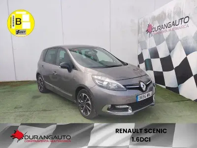 Usado Renault Scénic Bose Edition 130 CV (95 kW) 2014 Gris / plata Monovolumen