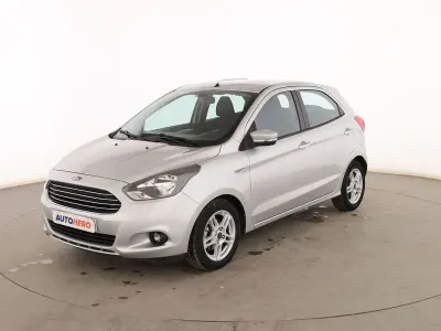 Usado Ford Ka Plus 85 CV (62 kW) 2018 Gris Utilitario
