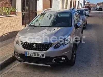 Usado Peugeot 2008 Allure 100 CV (73 kW) 2017 Gris / plata SUV