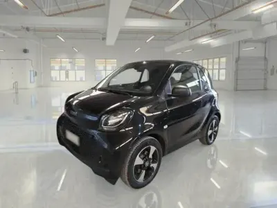 Usado Smart ForTwo Electric Drive 59 kW (81 CV) 2023 Negro Descapotable