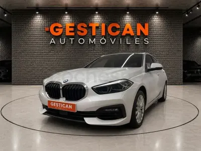Usado BMW 118 140 CV (102 kW) 2021 Blanco Utilitario