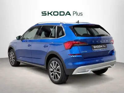 Usado Skoda Kamiq 110 CV (80 kW) 2022 Azul SUV