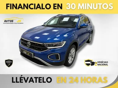 Usado VW T-Roc Life 150 CV (110 kW) 2024 Azul SUV