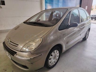 Usado Citroën Xsara Picasso Exclusive 90 CV (66 kW) 2005 Beige Monovolumen