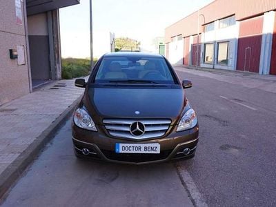 Usado Mercedes B200 193 CV (141 kW) 2009 Marrón Monovolumen