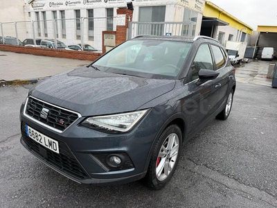 Usado Seat Arona FR 110 CV (80 kW) 2021 Gris / plata SUV