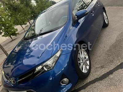 Usado Toyota Auris Business Edition 90 CV (66 kW) 2014 Azul Familiar