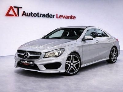 Usado Mercedes CLA220 AMG line 170 CV (125 kW) 2013 Gris / plata Berlina