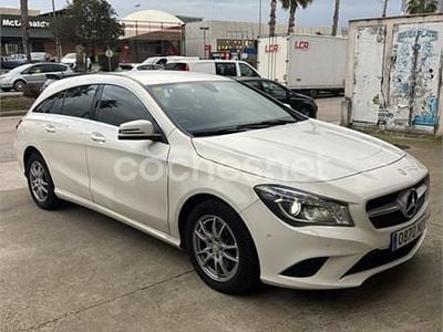 Usado Mercedes CLA200 Shooting Brake 156 CV (114 kW) 2015 Blanco Familiar
