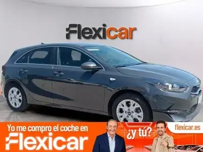 Usado Kia Ceed 136 CV (100 kW) 2023 Gris Utilitario