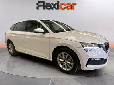 Usado Skoda Scala Ambition 110 CV (80 kW) 2021 Blanco Utilitario