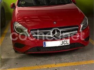 Usado Mercedes A180 Style 109 CV (80 kW) 2015 Rojo Berlina