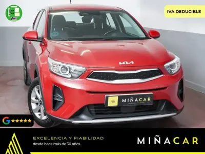 Usado Kia Stonic 84 CV (61 kW) 2022 Rojo SUV