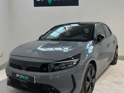 Usado Opel Corsa-e 114 kW (156 CV) 2023 Gris Utilitario