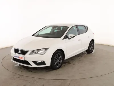 Usado Seat Leon Style 131 CV (96 kW) 2020 Blanco Berlina