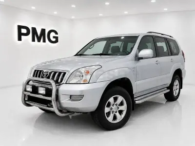 Usado Toyota Land Cruiser 166 CV (122 kW) 2005 Gris / plata SUV