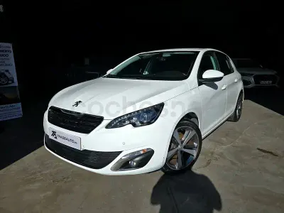Usado Peugeot 308 Allure 120 CV (88 kW) 2016 Blanco Berlina