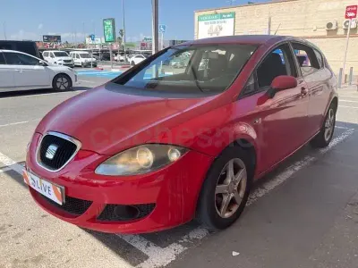 Usado Seat Leon Reference 105 CV (77 kW) 2006 Rojo Utilitario