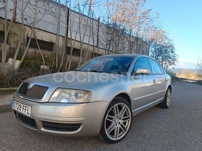 Beige Usado 2007 Skoda Superb Comfort Berlina | 1300 €