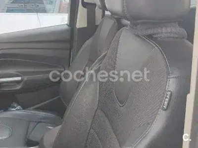 Usado Ford Kuga Titanium 120 CV (88 kW) 2013 Blanco SUV