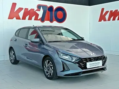 Usado Hyundai i20 100 CV (73 kW) 2025 Azul Utilitario