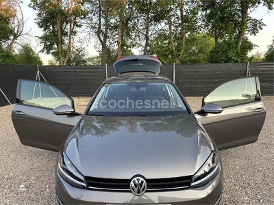 Gris / plata Usado 2015 VW Golf VII Advance Berlina | 15.995 € (Precio justo)