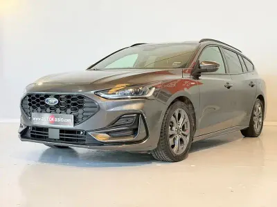Usado Ford Focus ST-Line 125 CV (91 kW) 2024 Gris / plata Familiar
