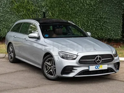 Usado Mercedes E300 320 CV (235 kW) 2022 Gris / plata Familiar