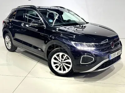 Usado VW T-Roc Life 150 CV (110 kW) 2023 Negro SUV