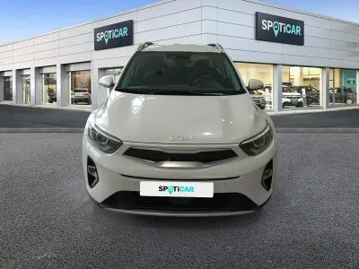 Usado Kia Stonic 100 CV (73 kW) 2024 Blanco SUV
