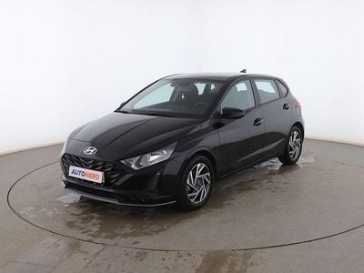 Usado Hyundai i20 101 CV (74 kW) 2024 Negro Utilitario