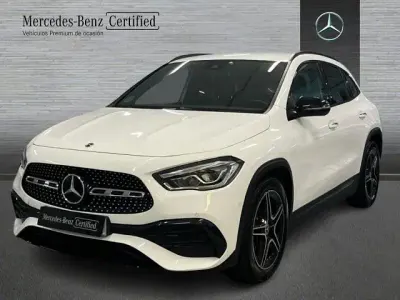 Usado Mercedes GLA200 AMG line 163 CV (119 kW) 2022 Blanco polar SUV
