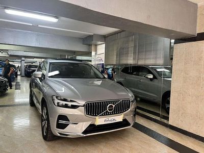 Käytetty Volvo XC60 Ultimate 351 HP (258 kW) 2023 Hopea Katumaasturi