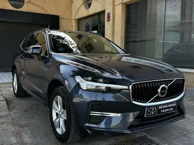 Usado Volvo XC60 Momentum 197 CV (144 kW) 2022 Azul SUV