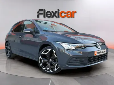 Usado VW Golf VIII Life 131 CV (96 kW) 2022 Gris Utilitario