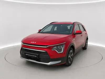 Usado Kia Niro 129 CV (94 kW) 2025 Rojo SUV