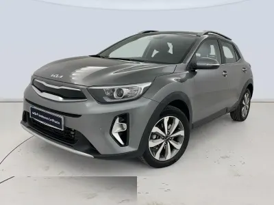 Usado Kia Stonic 101 CV (74 kW) 2025 Gris SUV