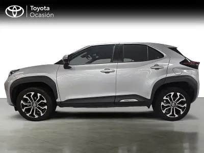 Usado Toyota Yaris Active 130 CV (95 kW) 2025 Gris Utilitario