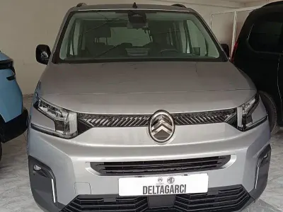 Nuevo Citroën Berlingo 100 CV (73 kW) 2026 Gris / plata Monovolumen