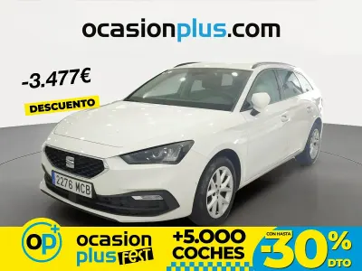 Usado Seat Leon Style 110 CV (80 kW) 2022 Blanco Familiar