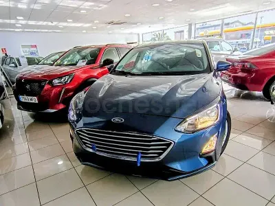 Usado Ford Focus Trend 95 CV (69 kW) 2019 Azul Berlina
