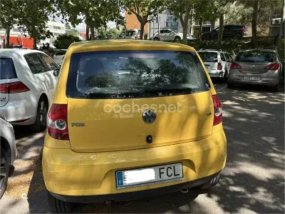 Usado VW Fox 75 CV (55 kW) 2006 Amarillo Utilitario