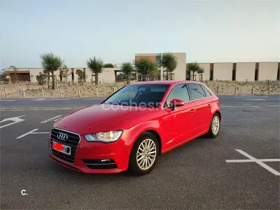 Usado Audi A3 Ambiente 110 CV (80 kW) 2014 Rojo Berlina