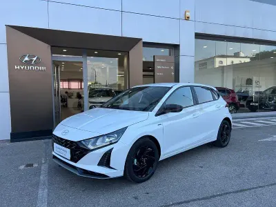 Nuevo Hyundai i20 Blackline 90 CV (66 kW) 2026 Blanco Utilitario