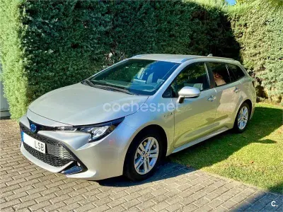 Usado Toyota Corolla Active 122 CV (89 kW) 2021 Gris / plata Familiar
